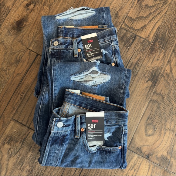 Levi's® Premium 501® ‘90S Women’s Jeans in Fever Pitch - Medium Wash - Picture 10 of 15